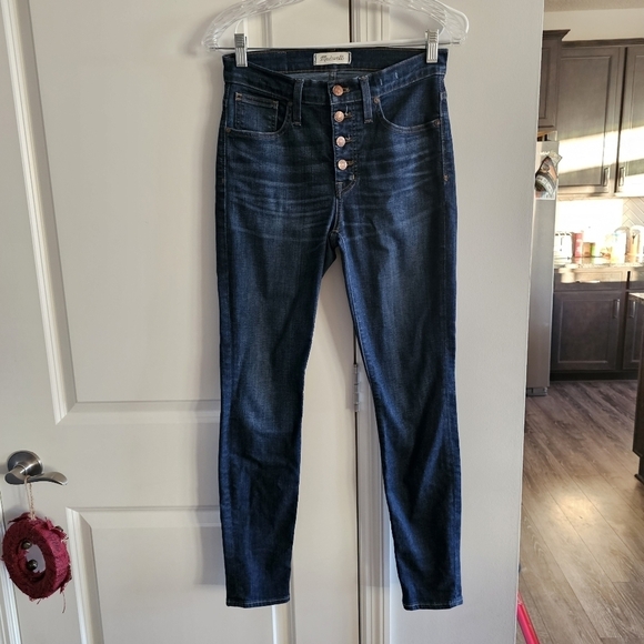Madewell 9" Mid-Rise Skinny Jeans in Hayes Wash: Button-Front Edition - Picture 4 of 8